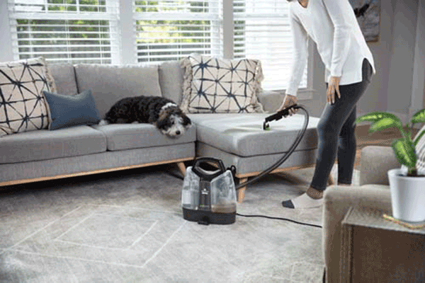 Quel appareil pour nettoyer un canapé en tissu ?