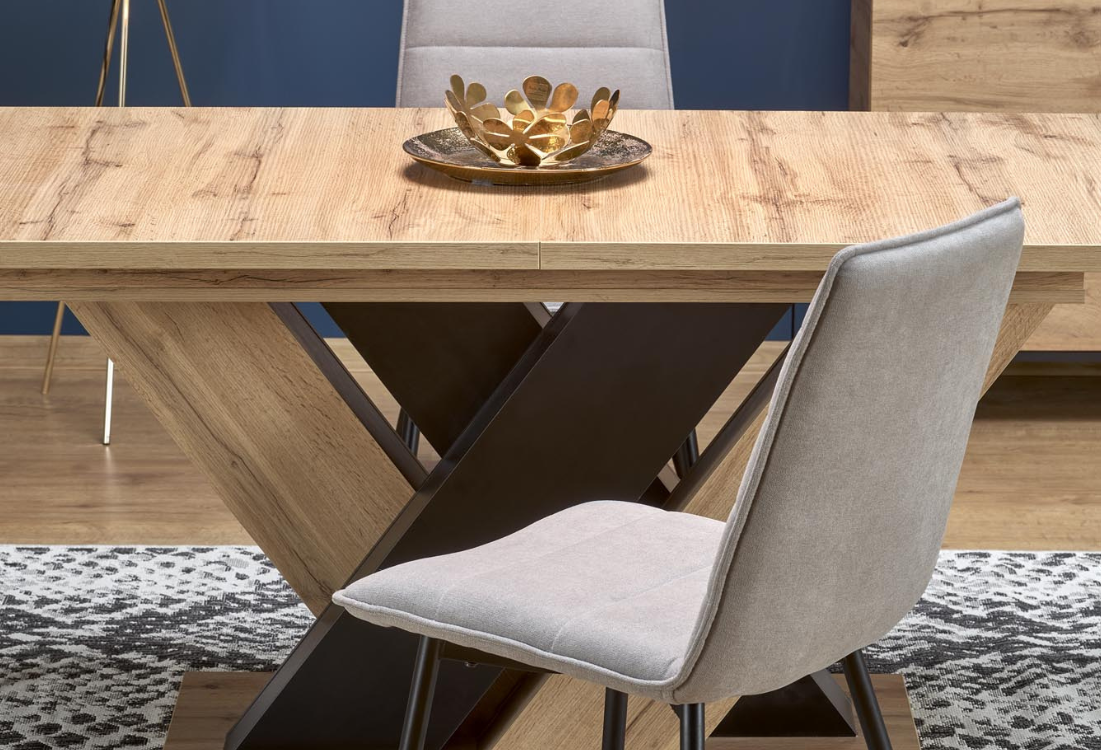 TABLE HAZEL