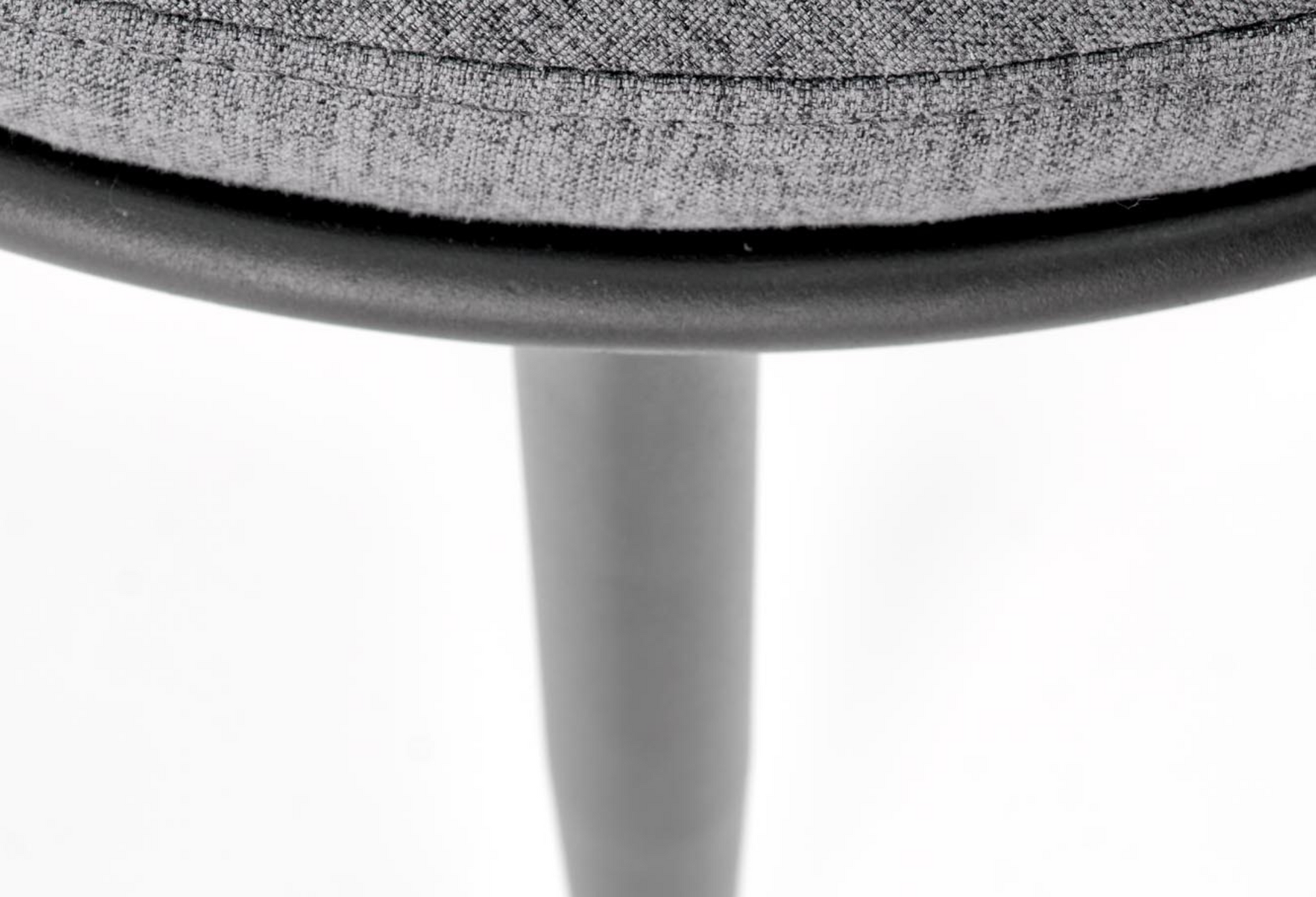 Gris foncé