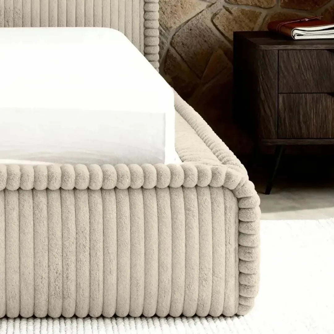 Finition soignée et pieds discrets