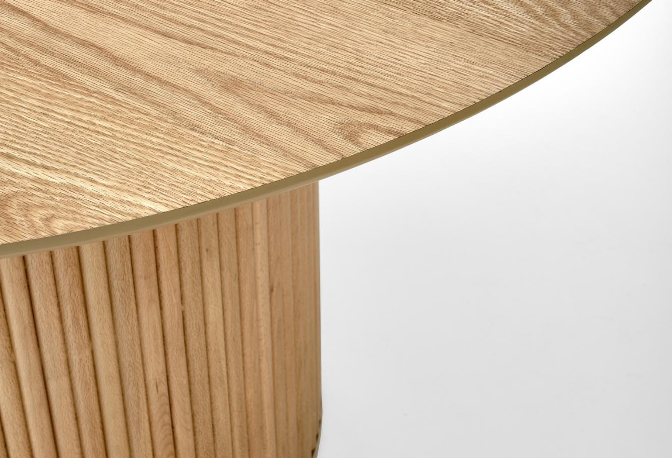 TABLE TALIA