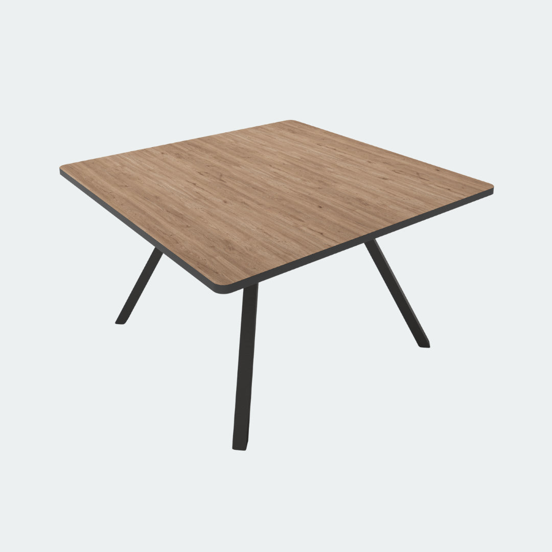 Table carrée 6 à 8 personnes