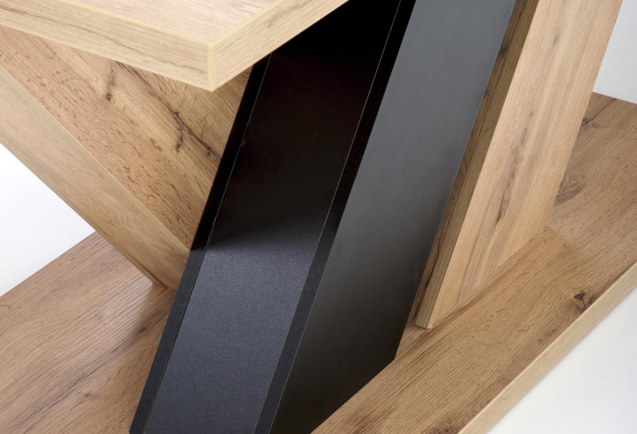 TABLE HAZEL
