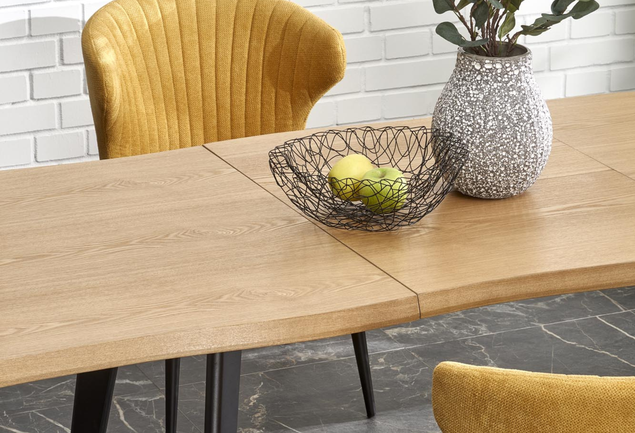 TABLE AUDREY