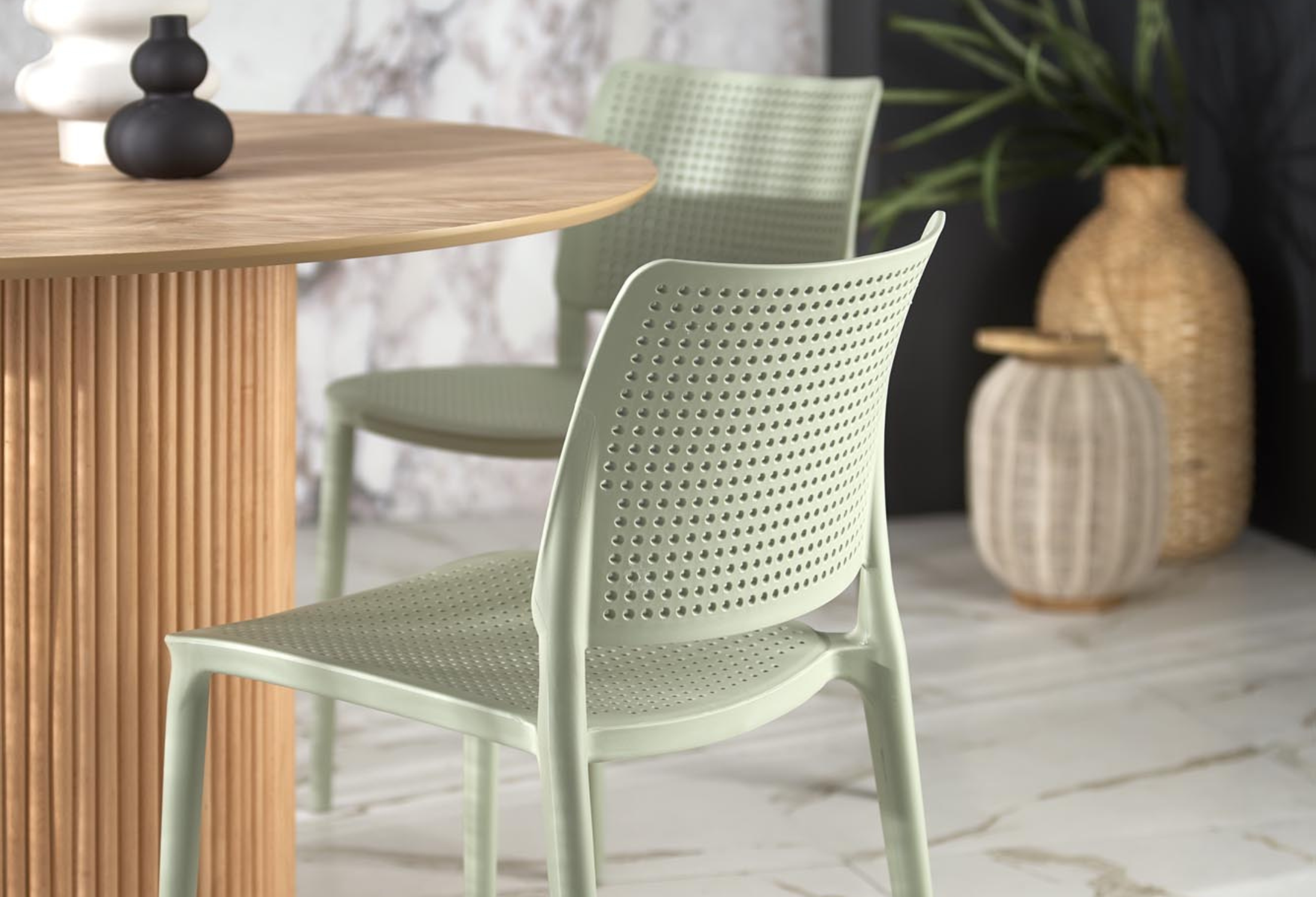 TABLE TALIA
