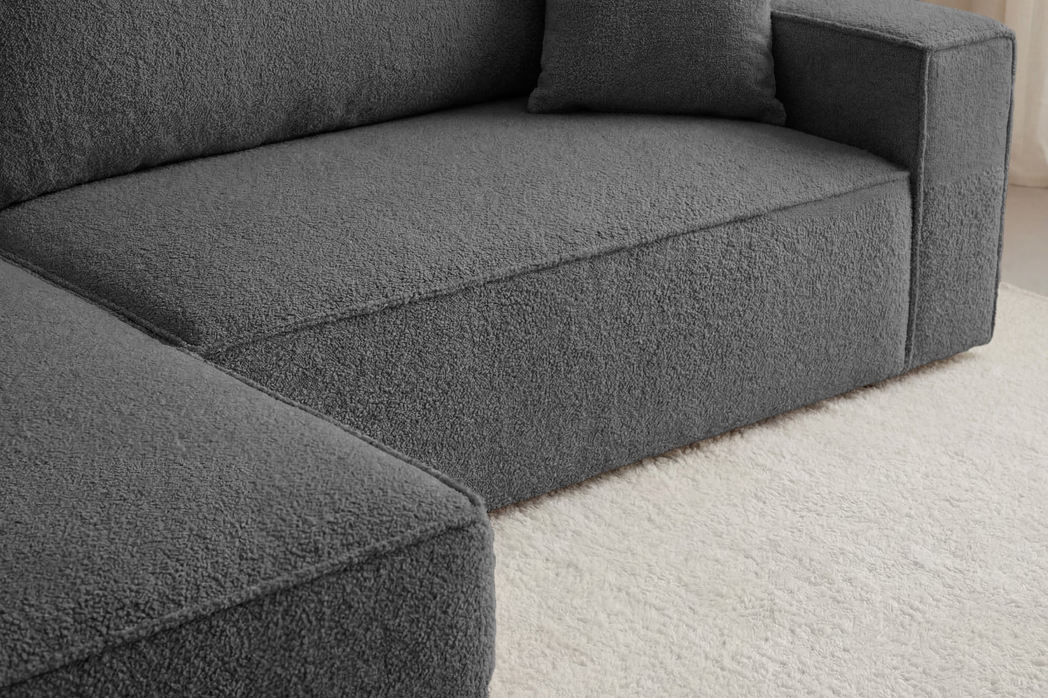 Gris foncé