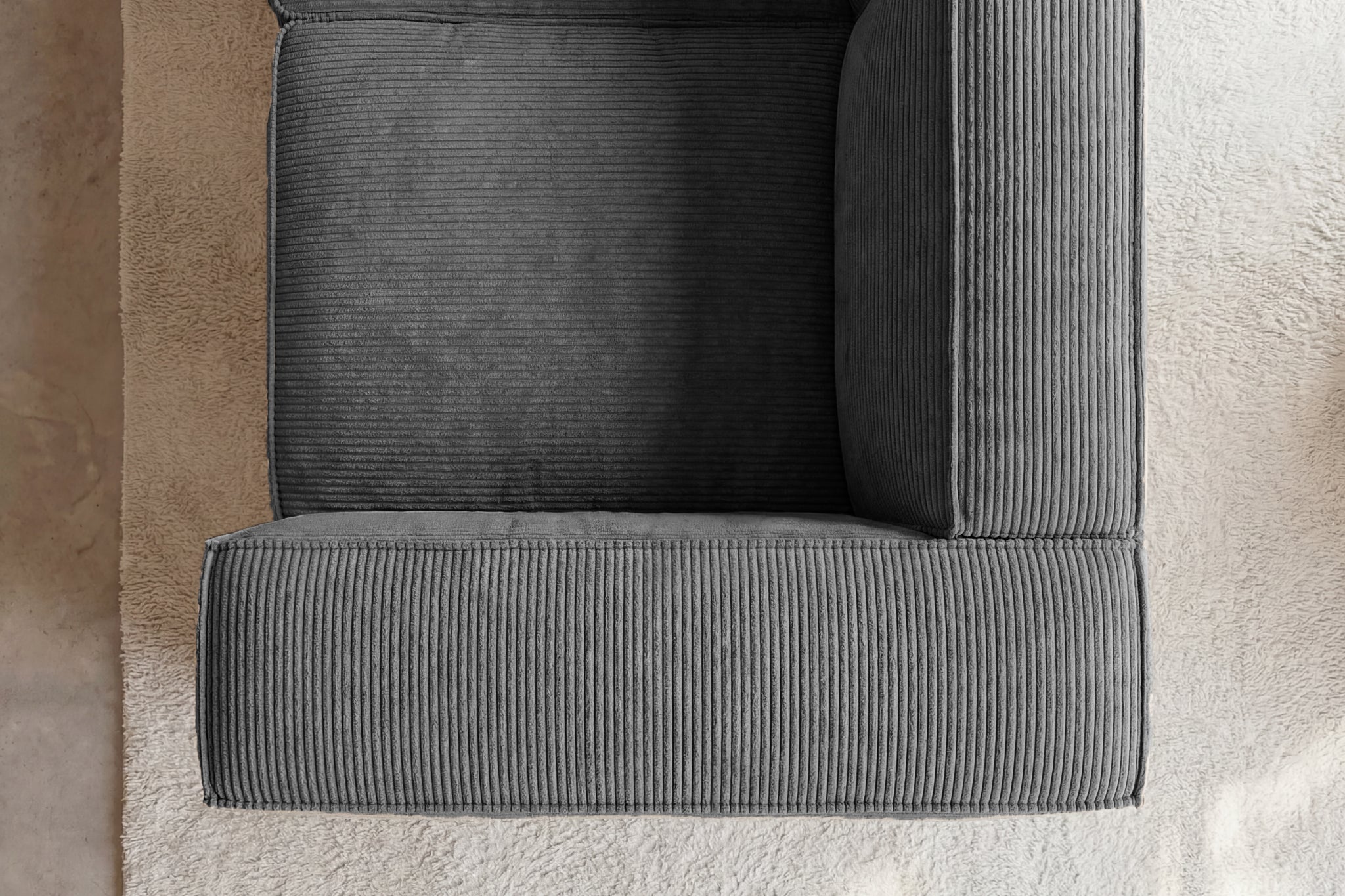 Gris foncé