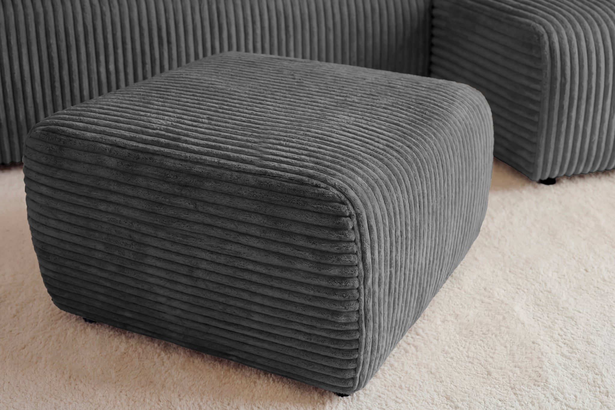 Gris foncé